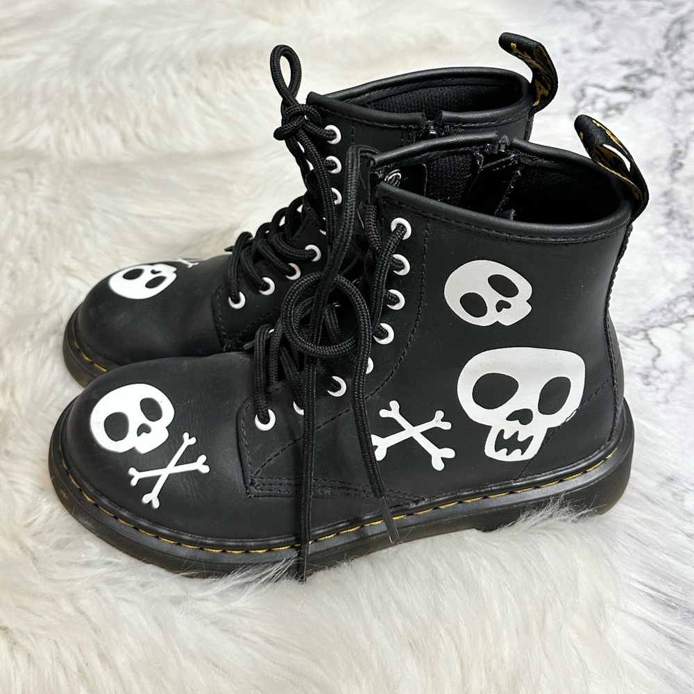 Dr. Martens Skull Zip Up Combat Boots Size 3